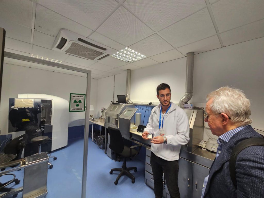 Basilio Mateo showed John Eriksson there Micro-PET/CT for small animals facility. 
