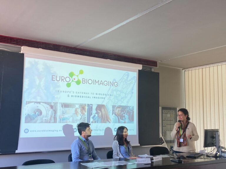 Linda Chaabane presents Euro-BioImaging at the yITAMIC "Chat & Science" in Torino.