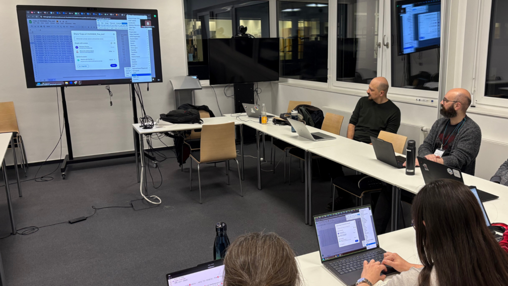 Photo of a training session at the 3C-CoDash Hackathon at EMBL. Photo by Laurent Thomas.