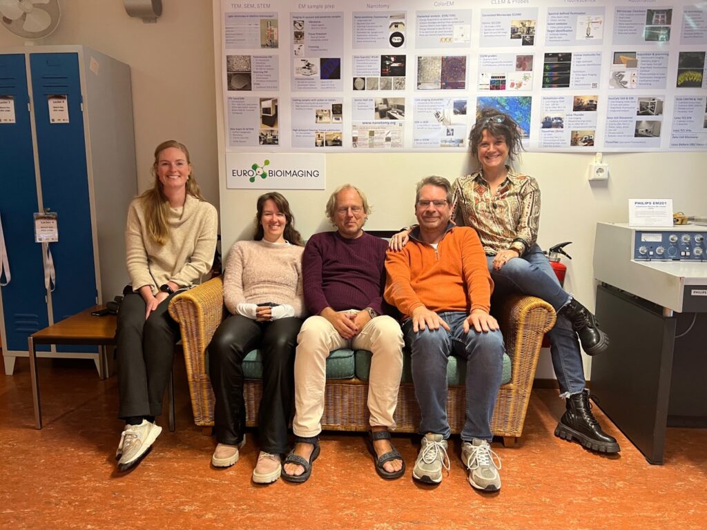 Muriel Mari with Ben Giepmans and the team at the Dutch CLEM Node.